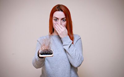 Plotselinge haaruitval bij vrouwen: De emotionele & biologische oorzaak