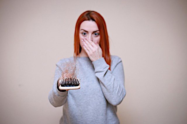 haarvuitval bij vrouwen plotselinge haaruitval bij vrouwen